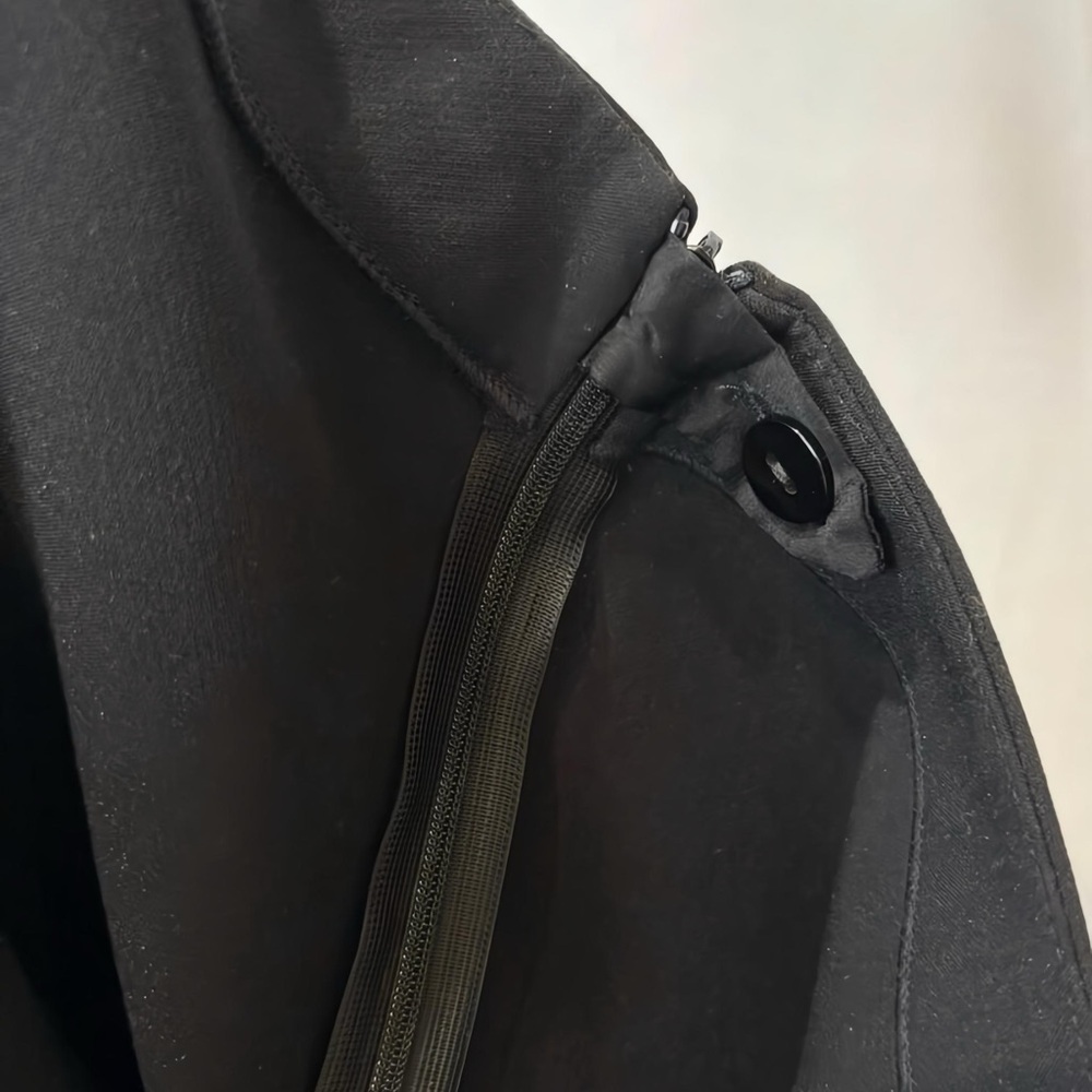 💕ST. JOHN Size 14 Seamed Ankle Zip Pants Flat Front Side Zip Crepe Black - Picture 4 of 16